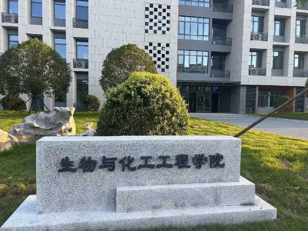 峰峰矿区扬州职业大学体育场高杆灯项目